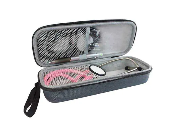 premium_stethoscoop_opber_2-1.webp Hospitrix Premium Stethoscoop Opberghoes met Naam Opdruk