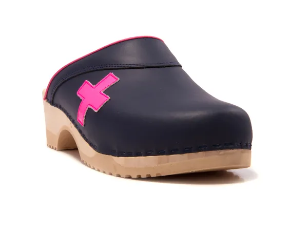 tjoelup_first_aid_navy_pi_3.webp Tjoelup First Aid Navy Pink